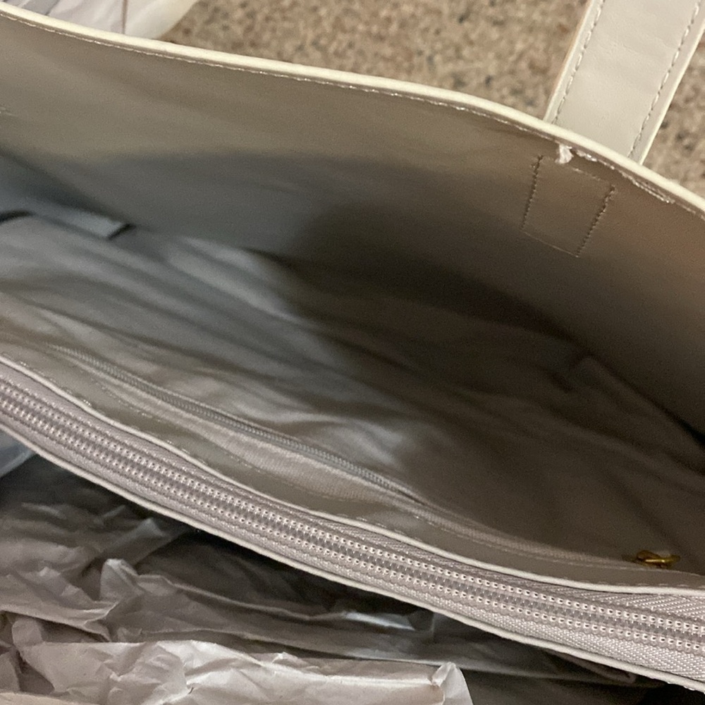 NEW! Joy & Iman White Tote - Picture 11 of 16